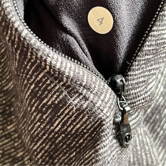 Lululemon heathered black pace pusher 1/2 zip pullover Size 4 - Picture 6 of 8
